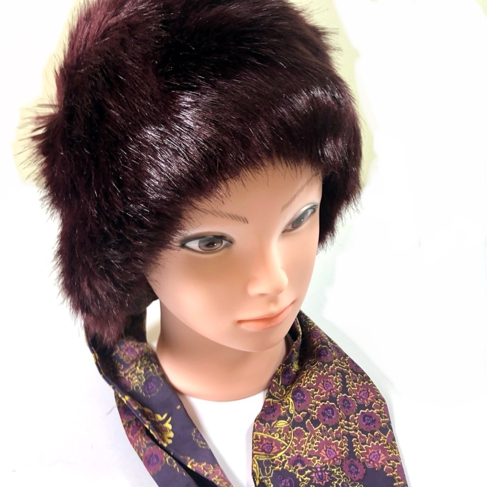 Women Signature  Head Faux Fur wrap NWOT